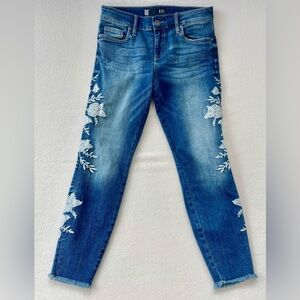 KUT Women's Janet Blue Ankle Skinny Jeans With Embroidery Size 8 91% cotton